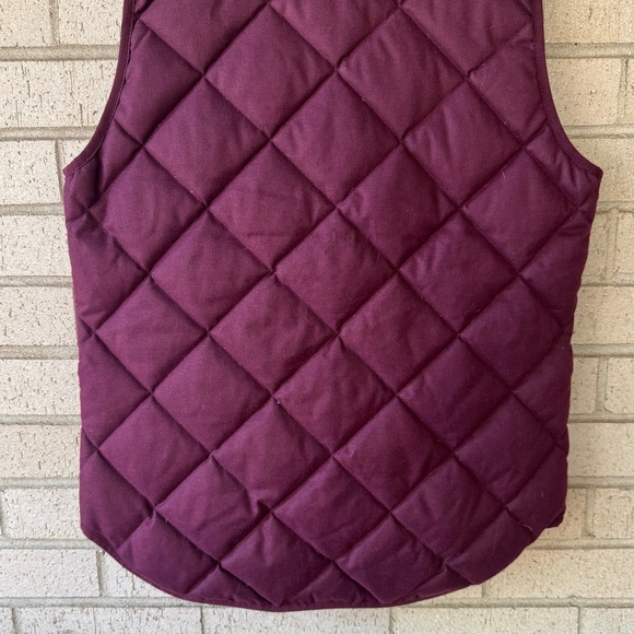 J.Crew Burgundy Quilted Excursion Vest XS, Gold Accent Classic Holiday Layer - Picture 6 of 8